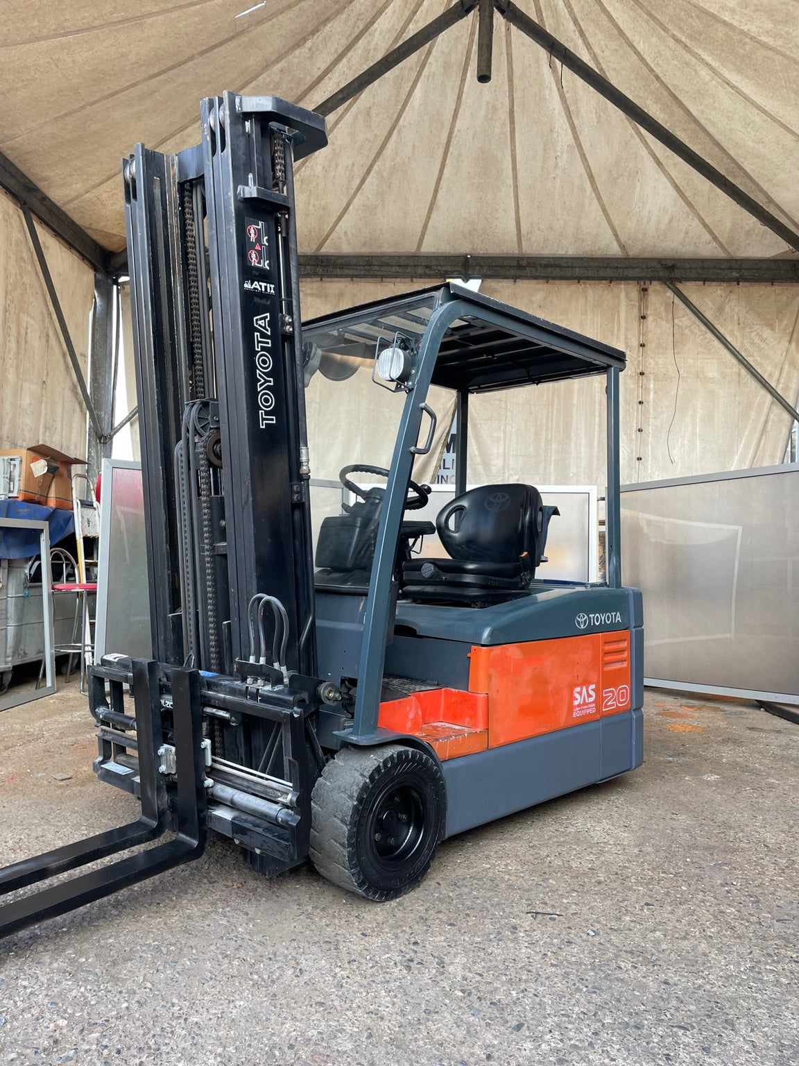 Carrello elevatore elettrico Toyota 7FBEF20
